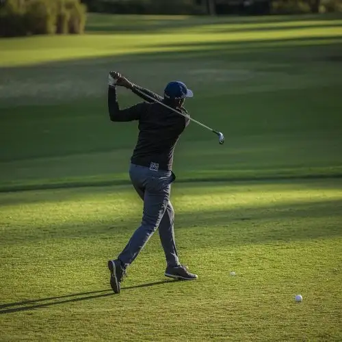 Golf insurance in Kenya - golfer on a Kenyan golf course